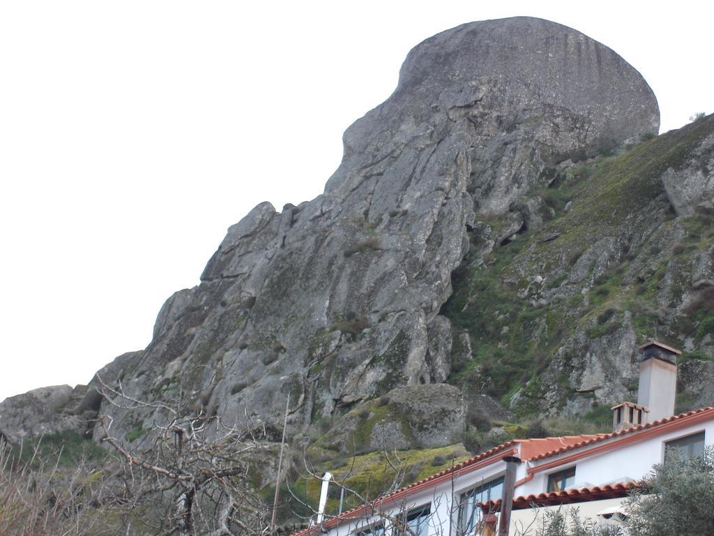 Casa Pires Mateus Guest House Монсанту Екстериор снимка