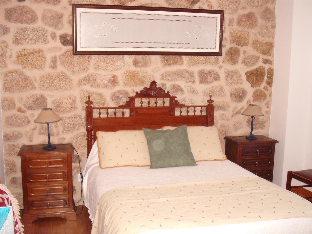 Casa Pires Mateus Guest House Монсанту Стая снимка