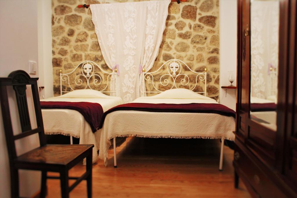 Casa Pires Mateus Guest House Монсанту Екстериор снимка